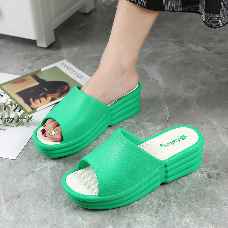 Women Fashion Simple Solid Color Thick-Soled Slippers