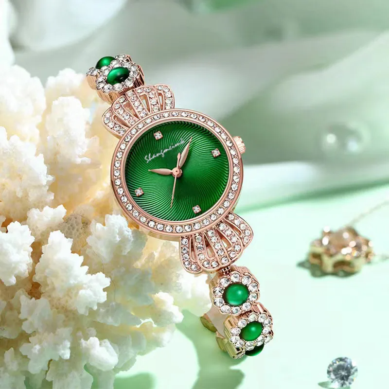 (Buy 1 Get 1) Women Fashion Creative Crown Rhinestone Quartz Watch