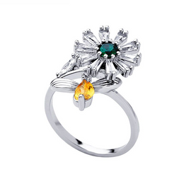 Fresh Style Flower Shaped Women Crystal Ring