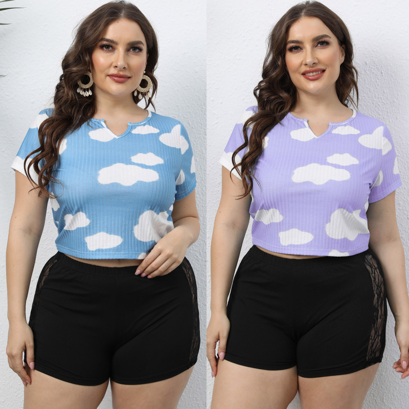 Plus Size Women White Cloud Print Casual Short-Sleeved Crop Top