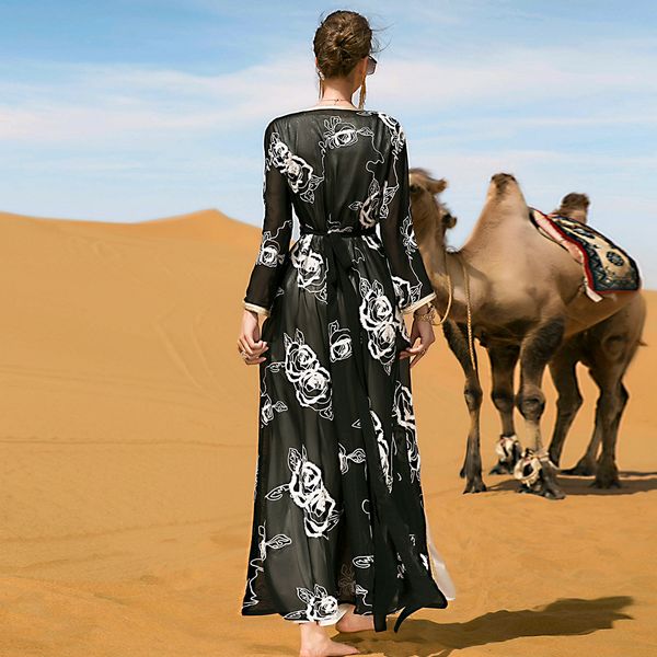 Two-piece lady Maxi dress Black and white flower Embroidery