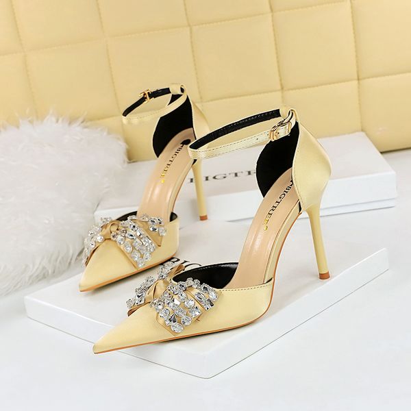 European women style Fashion Party wear Pointed sandals