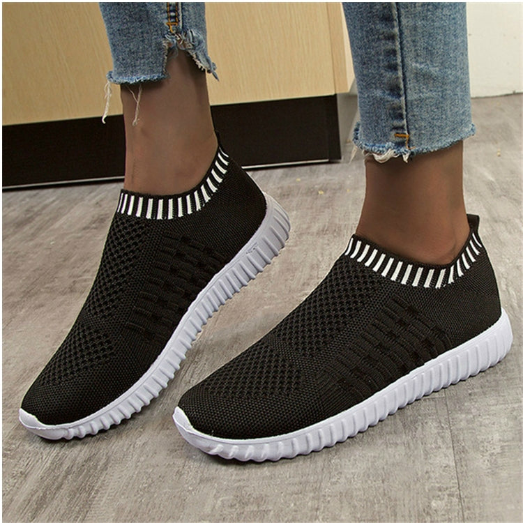 Large Size The Trend Of Women Shoes Wild Sports Leisure Flying Running Shoes