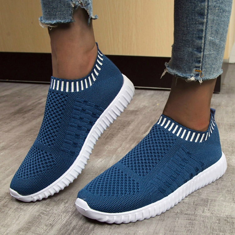 Large Size The Trend Of Women Shoes Wild Sports Leisure Flying Running Shoes