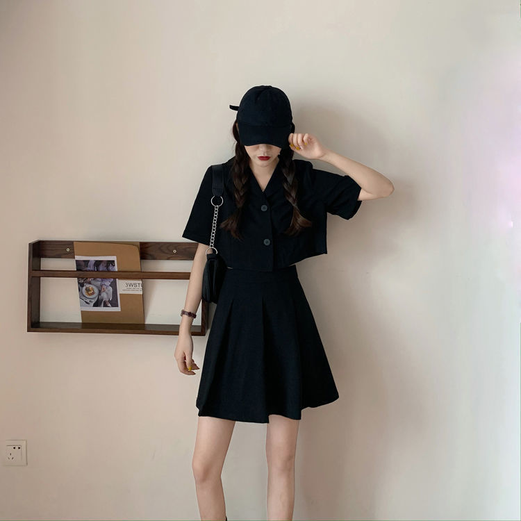 Summer Fashion Young Women All Black Short Sleeve Blazer And Pleated Skirt Set