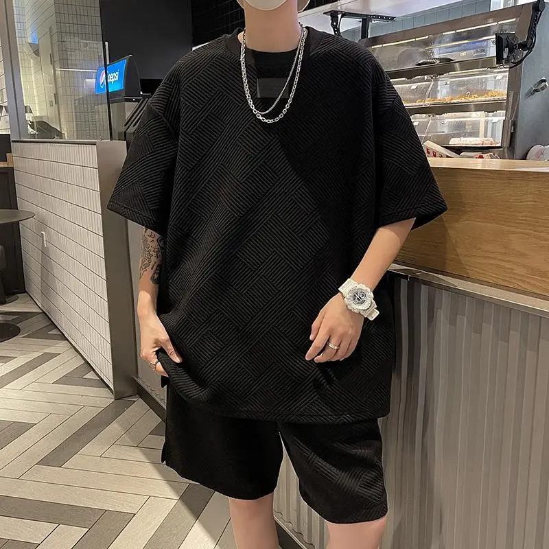 Men Casual Round Neck Pleated Short-Sleeved Loose T-Shirt And Shorts Two-Piece Set