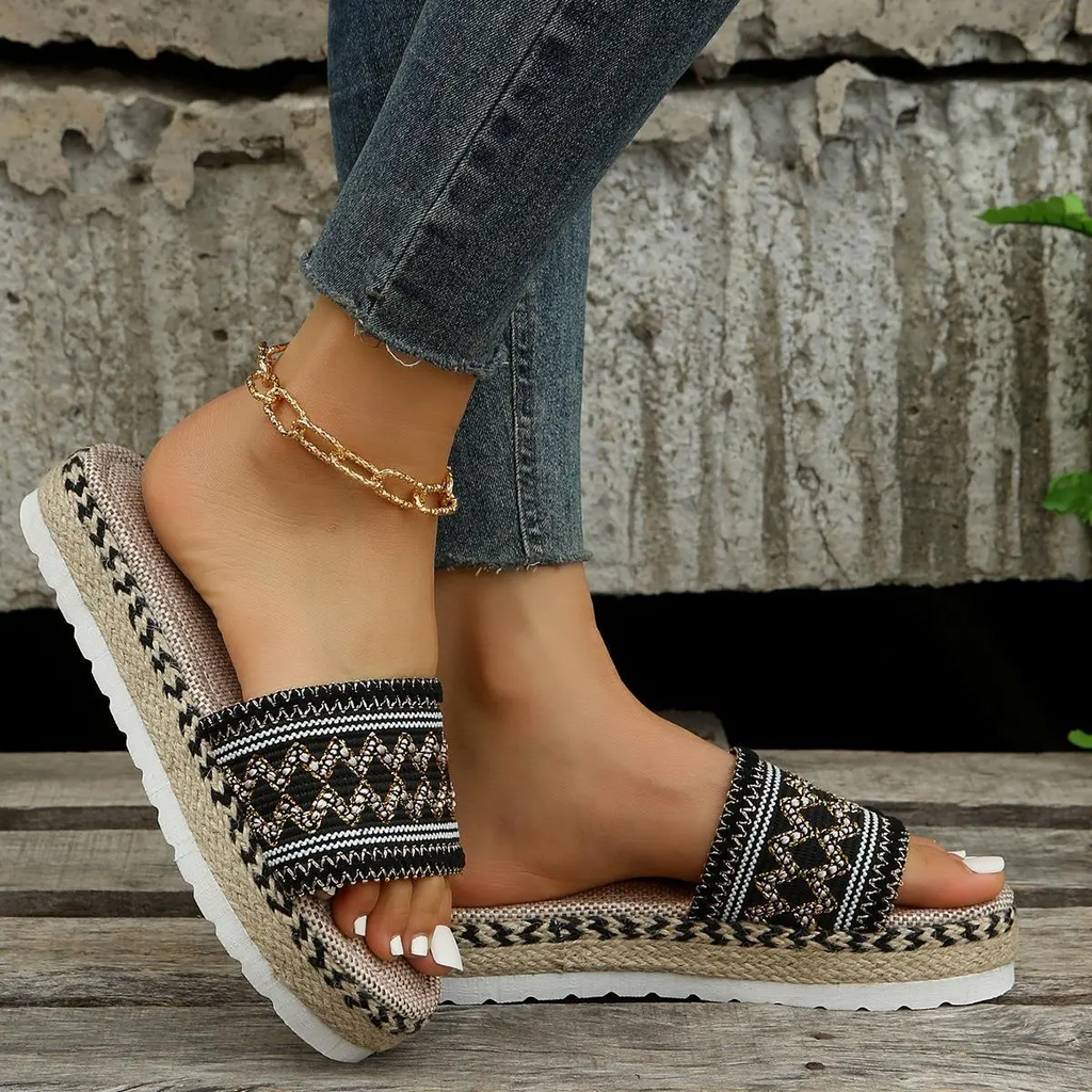 Women Fashion Plus Size Ethnic Style Rope Woven Thick-Soled Comfortable Slippers