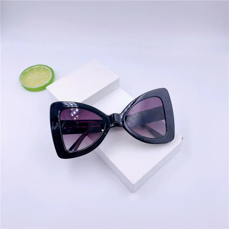 Girls Unique Triangle Frame Pearl Decoration Sunglasses