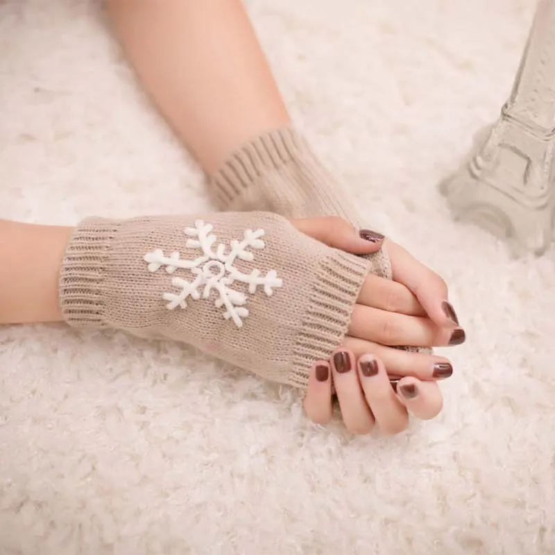 (Buy 1 Get 2) Christmas Autumn Winter Women Fashion Snowflake Embroidered Warm Knitted Gloves