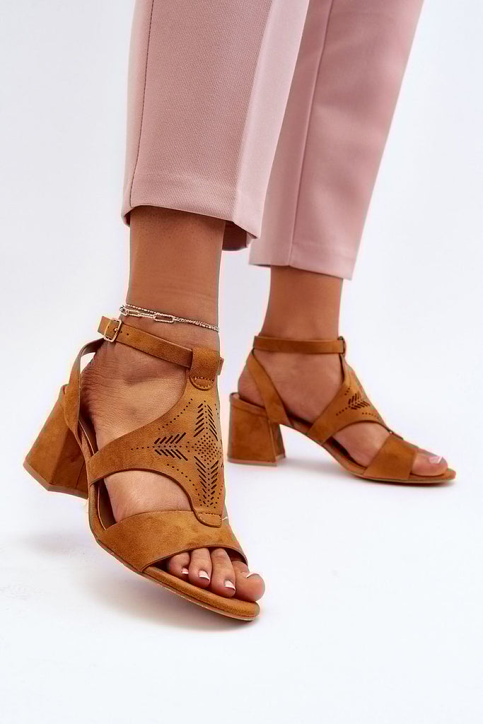 Heel sandals Step in style