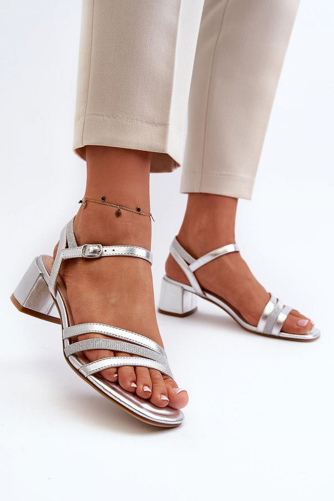 Heel sandals Step in style