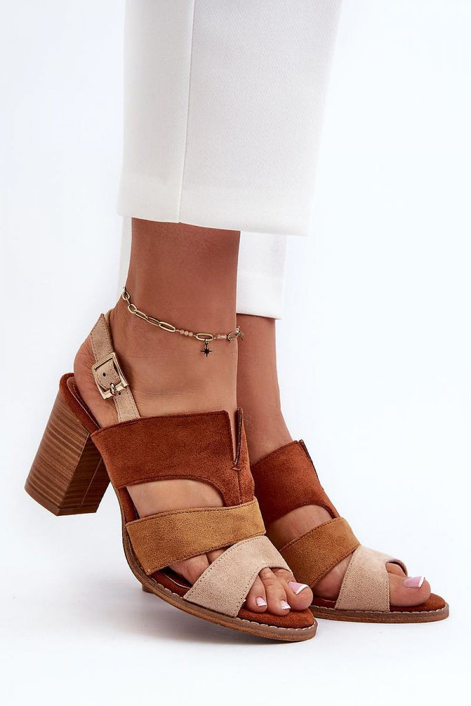 Heel sandals Step in style