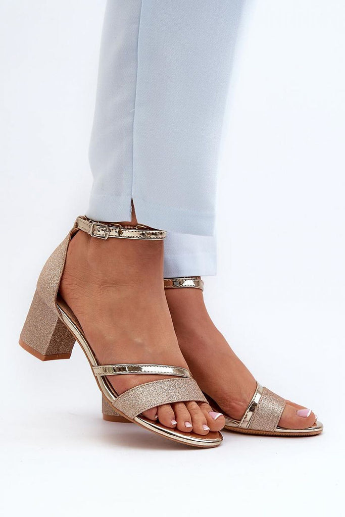 Heel sandals Step in style