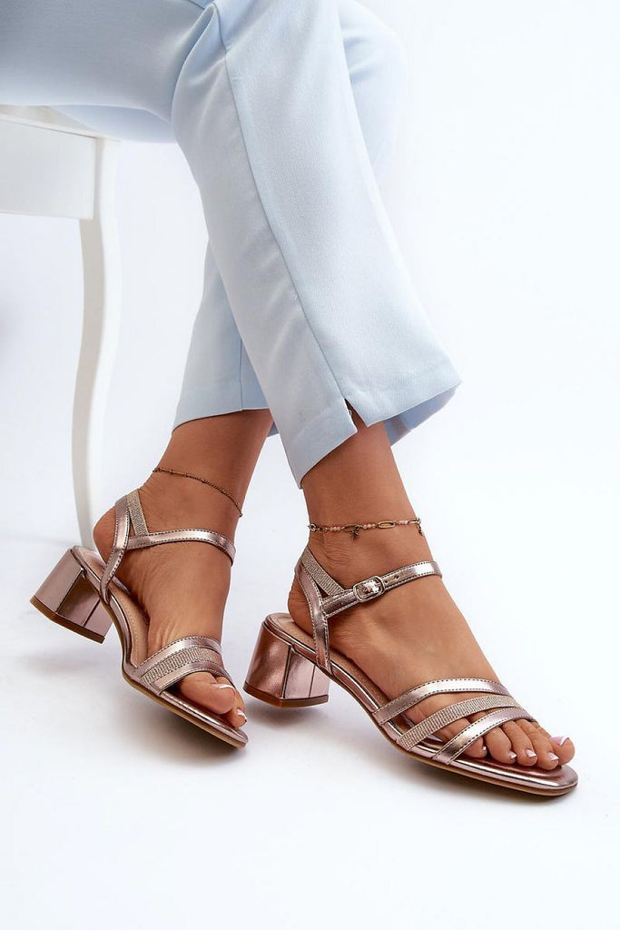 Heel sandals Step in style