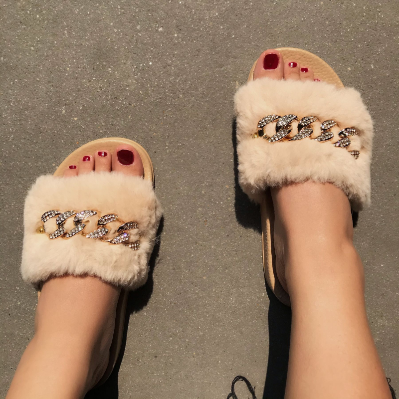 Women Leisure Plush Metal Chain Design Flats Slippers Shoes