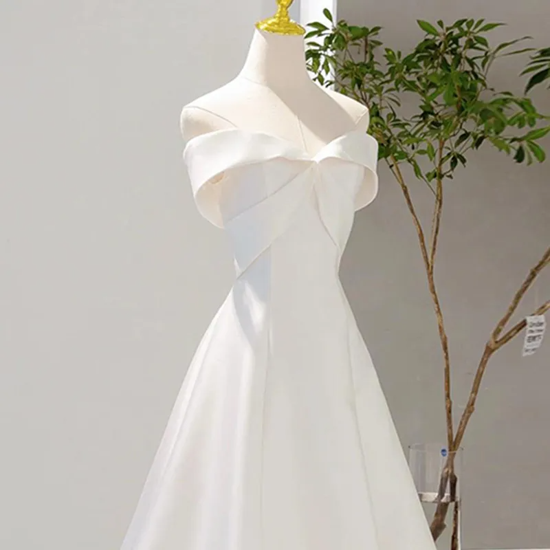 Bride Simple Temperament Long Tail One Shoulder Satin Wedding Dress