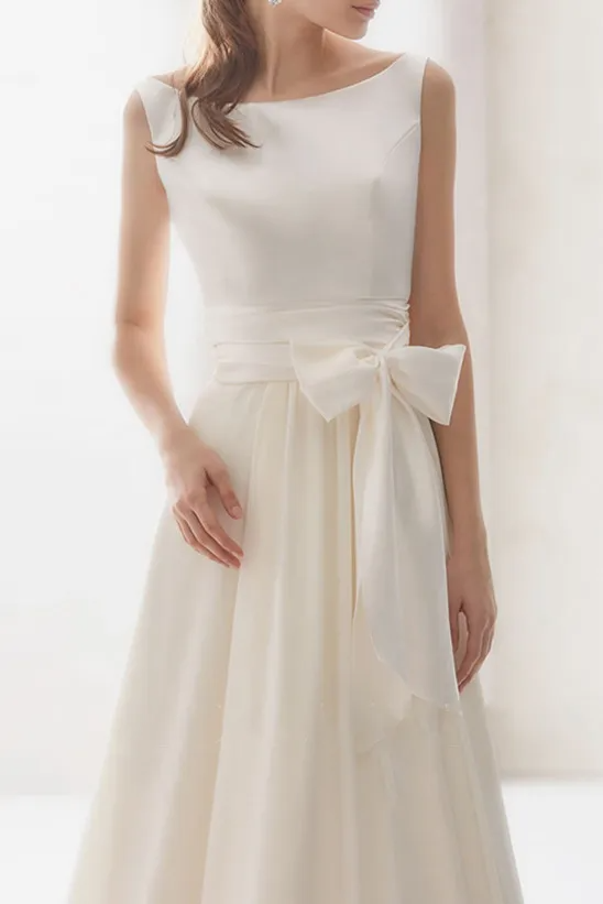 Women Sleeveless Simple Round Neck Satin Simple Elegant Wedding Dress