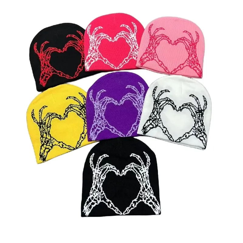 Fashion Heart-Shaped Knitted Dark Jacquard Wool Hat For Lovers