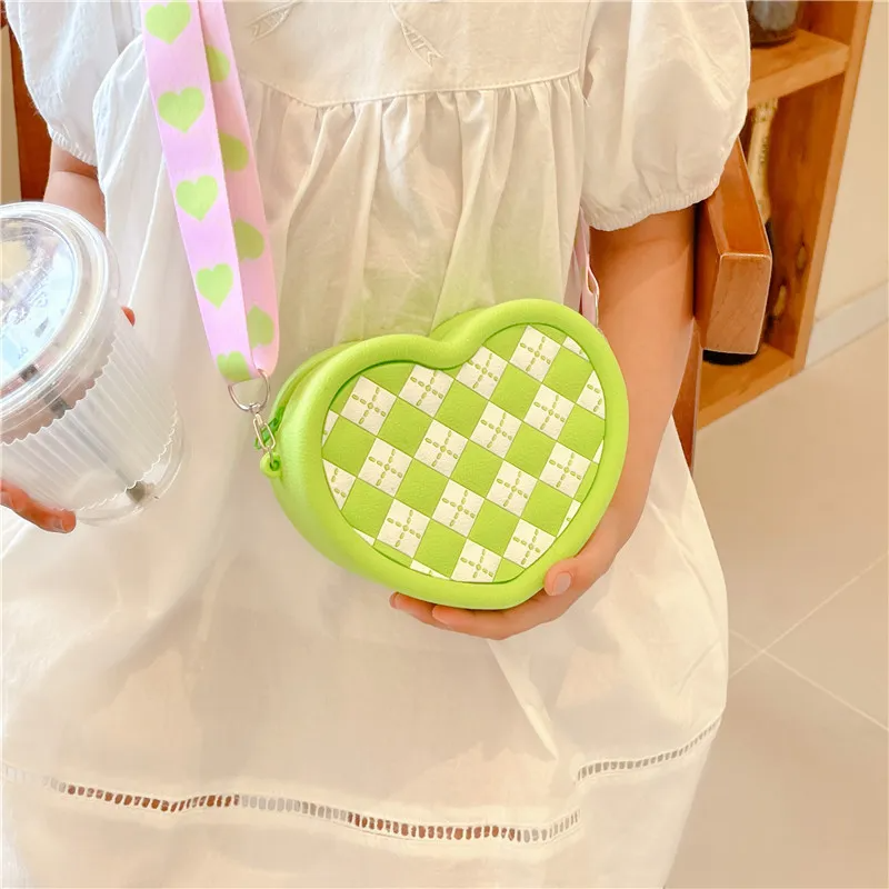 Kids Girls Fashion Sweet Candy Color Heart Shaped Silicone Mini Crossbody Bag