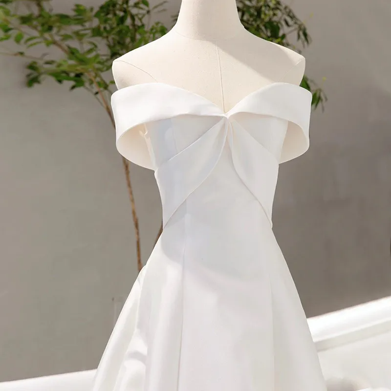 Bride Simple Temperament Long Tail One Shoulder Satin Wedding Dress