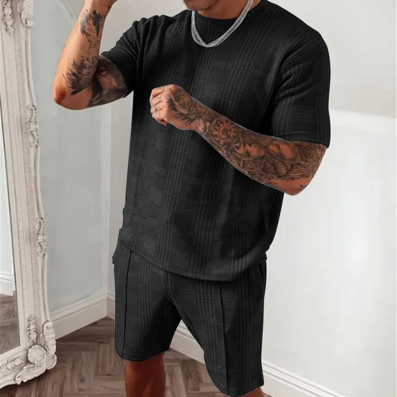 Men Basic Short Sleeve Round Neck Plaid T-Shirt And Shorts Two-Piece Set