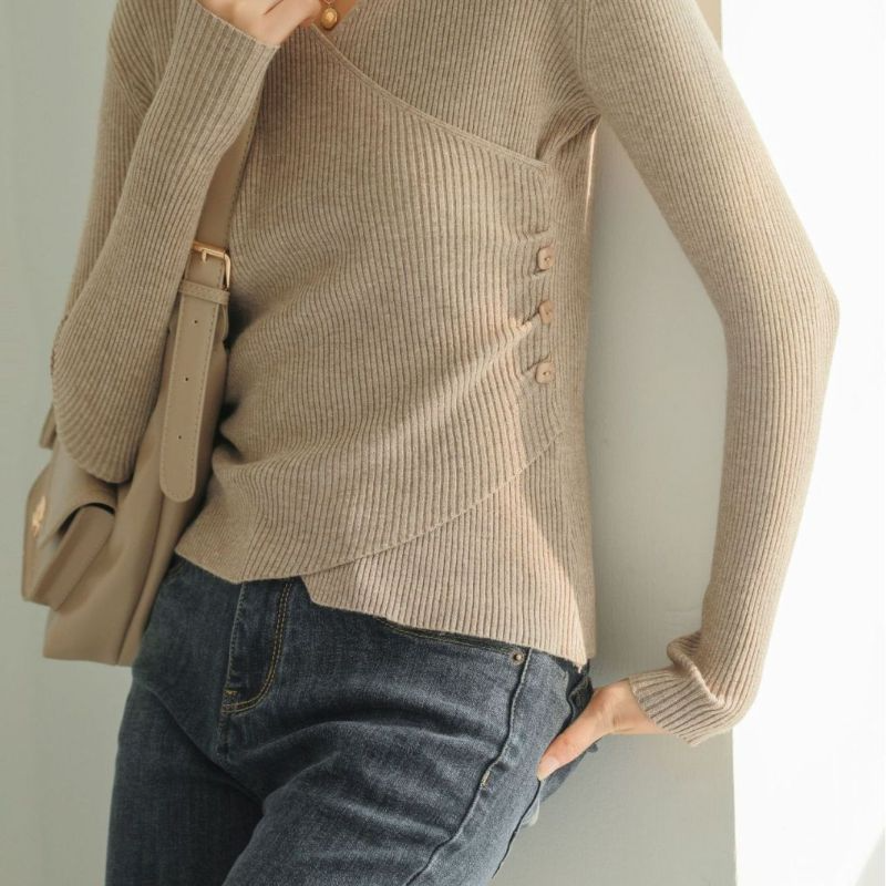 Women V-Neck Fashion Long-Sleeved Irregular Side Button Surplice Knitwear