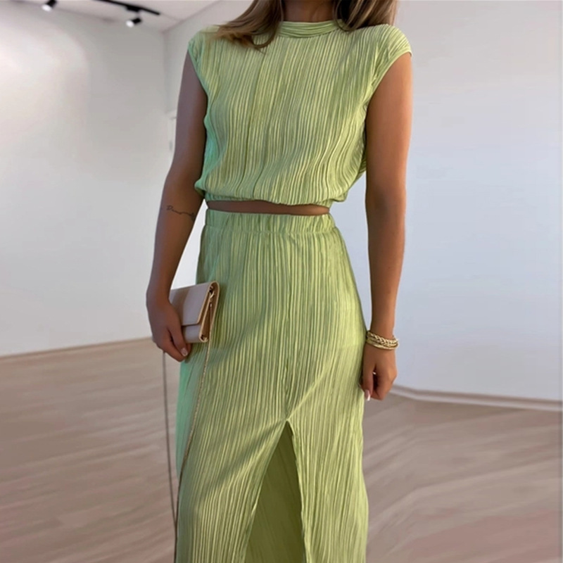 Women Pleated Half High Collar Sleeveless Top And High Waist Slit Mid Length Skirt Two-Piece Set