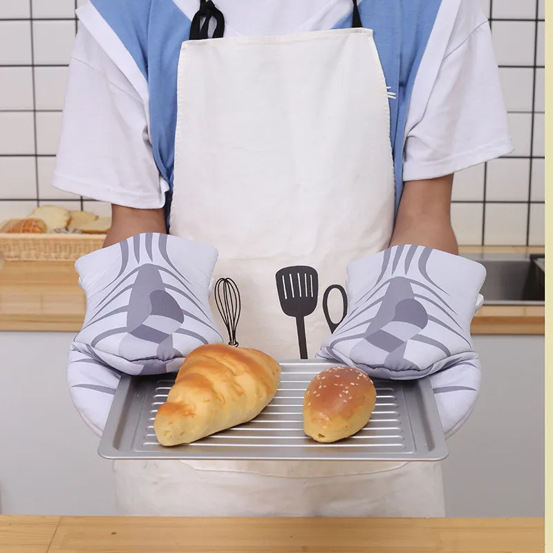 (Buy 1 Get 1) Creative Cat High Temperature Resistance Baking Gloves