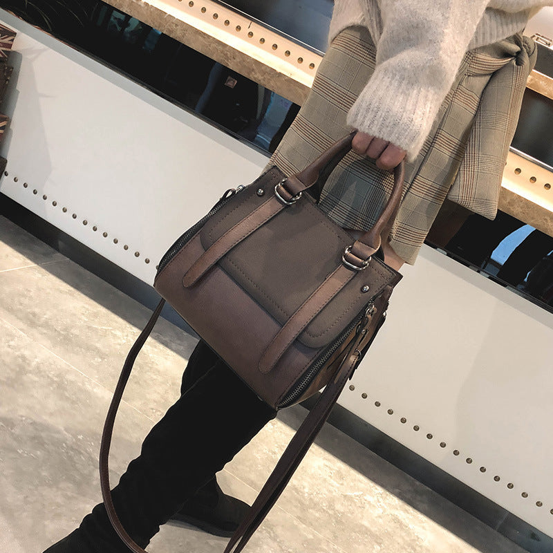 Bag female 2021 new bucket bag fashion retro handbag Korean version of the shoulder bag autumn and winter wild Messenger bag