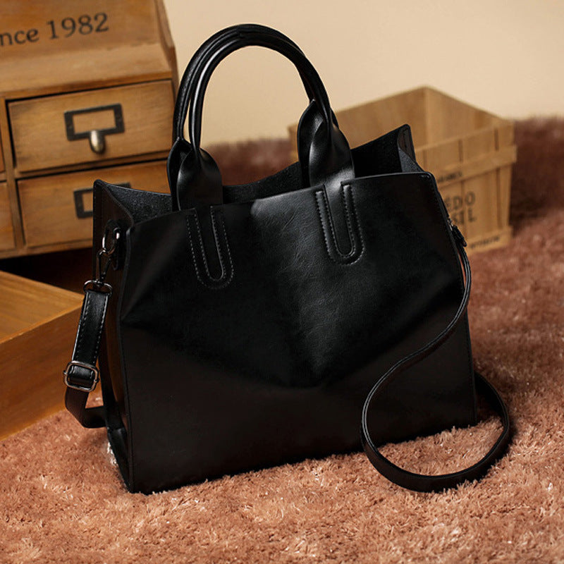 Simple leather versatile one-shoulder messenger bag