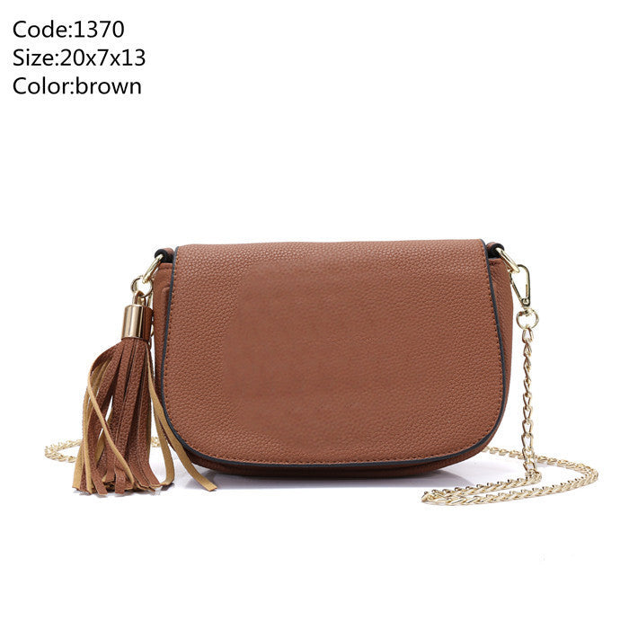 Litchi pattern shoulder bag