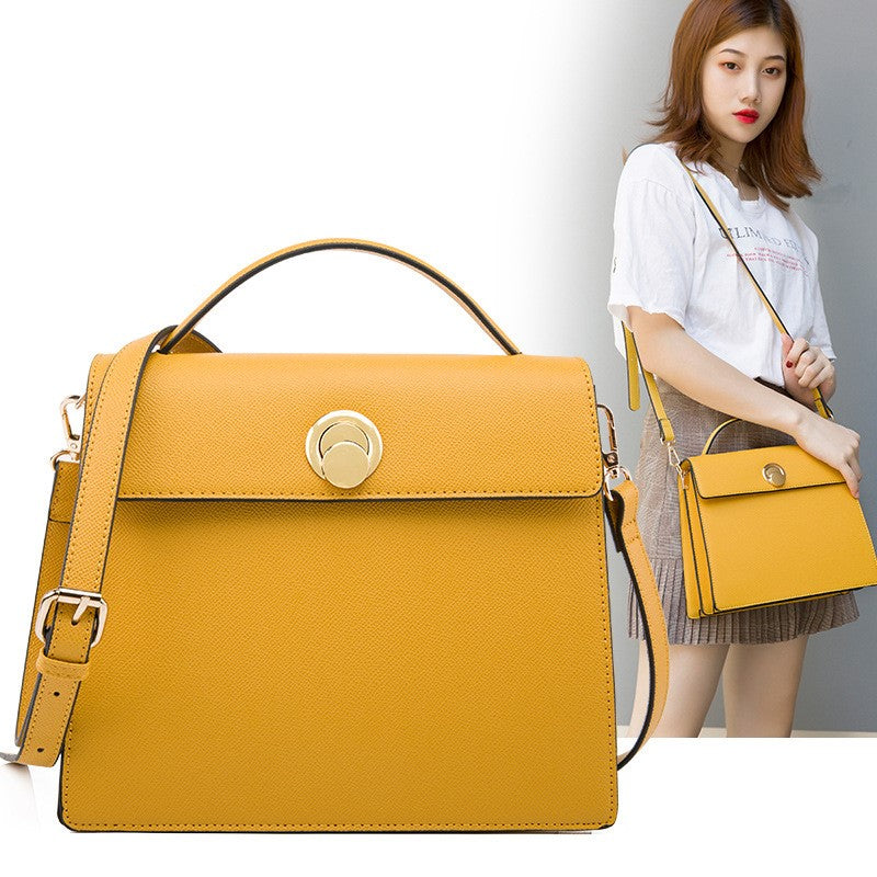 Classic single shoulder messenger small square bag