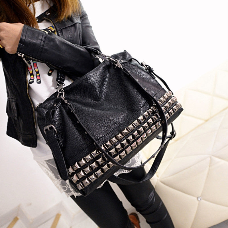 Shoulder Bag Female Large-Capacity Female Bag Pu Leather Wild Crossbody Portable Female Bag Rivet Retro Big Bag