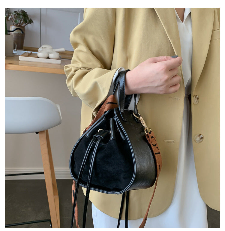 Hong Kong style vintage bucket bag