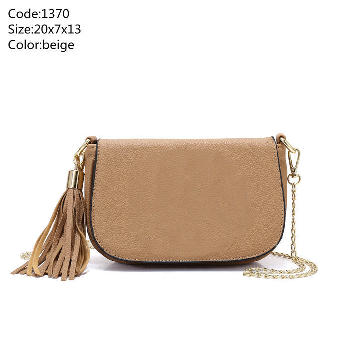 Litchi pattern shoulder bag