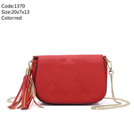 Litchi pattern shoulder bag