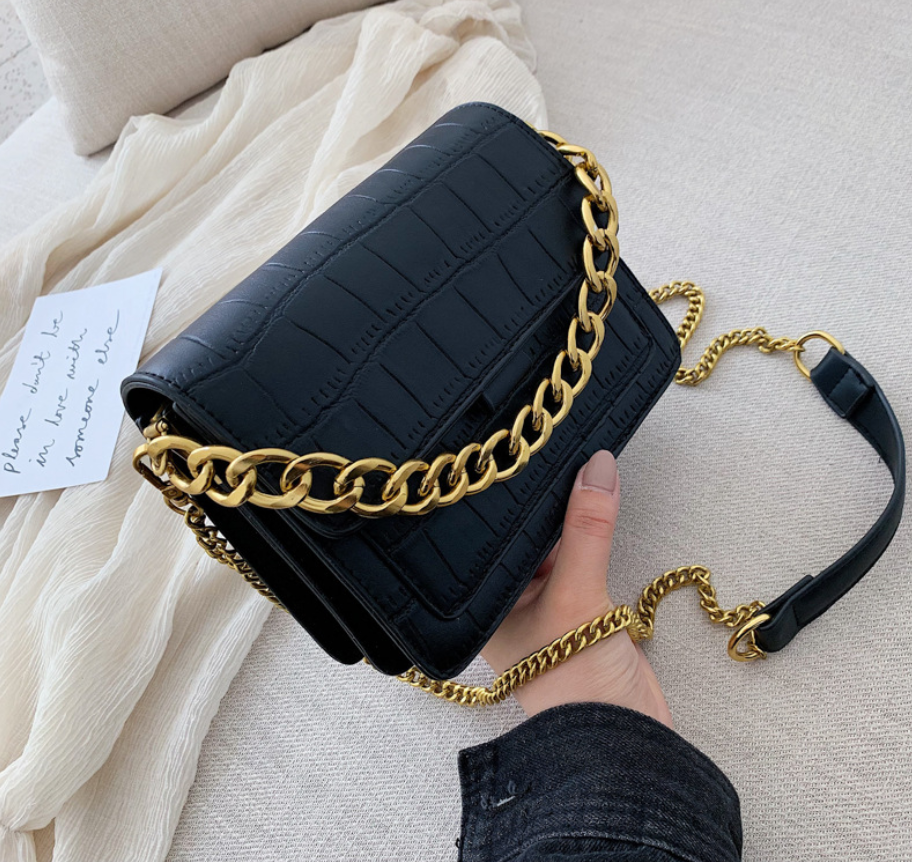 One-shoulder fashion chain portable small square bag