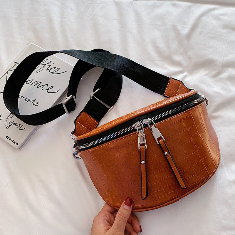 Rivet Soft Leather Fashion Saddle Bag Crossbody Belt