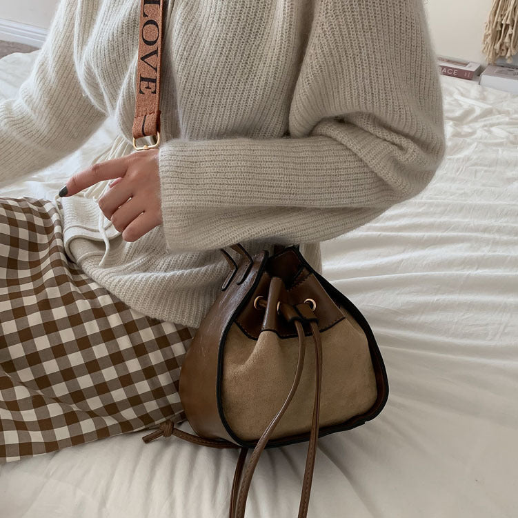 Hong Kong style vintage bucket bag