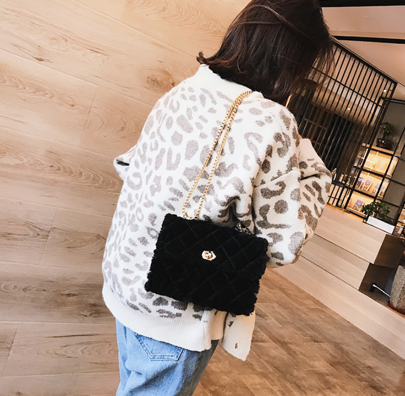 Manui new hairy small bag female 2021 new wave Korean version of the wild Messenger bag Lingge chain bag fashion hand