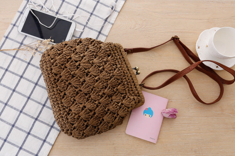 Fashion retro brass buckle shoulder woven bag shell crochet Messenger bag grass beach bag leisure package