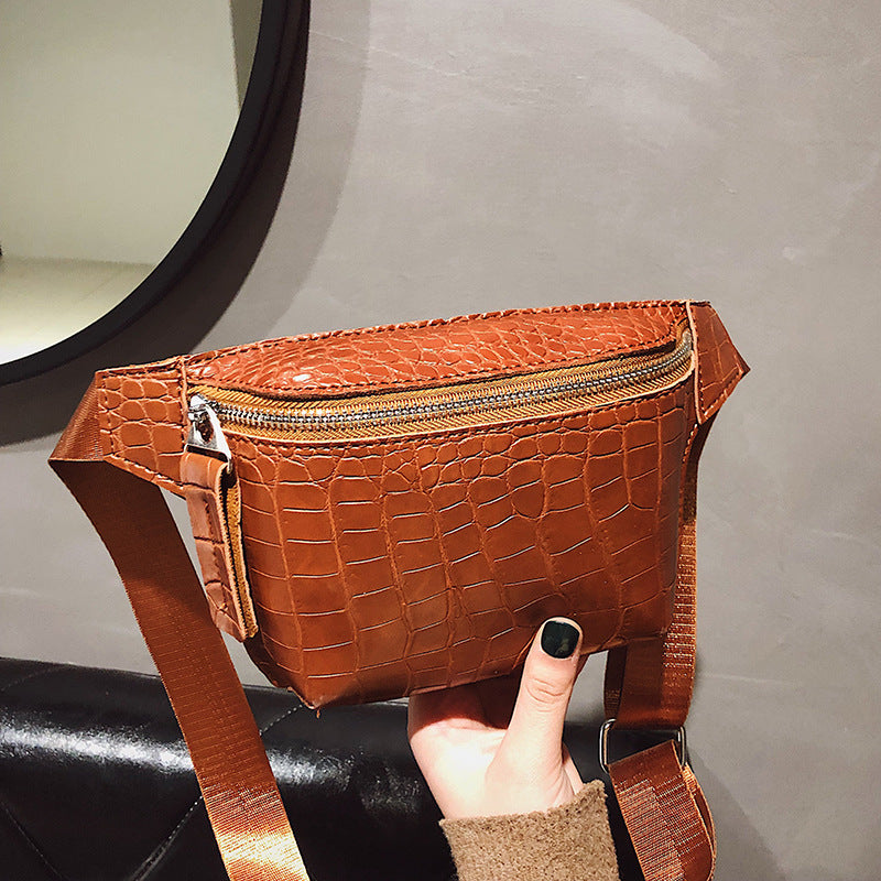 Leather grain crossbody shoulder bag