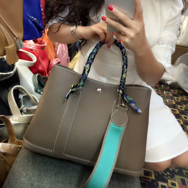 Ladies lychee pattern leather bag