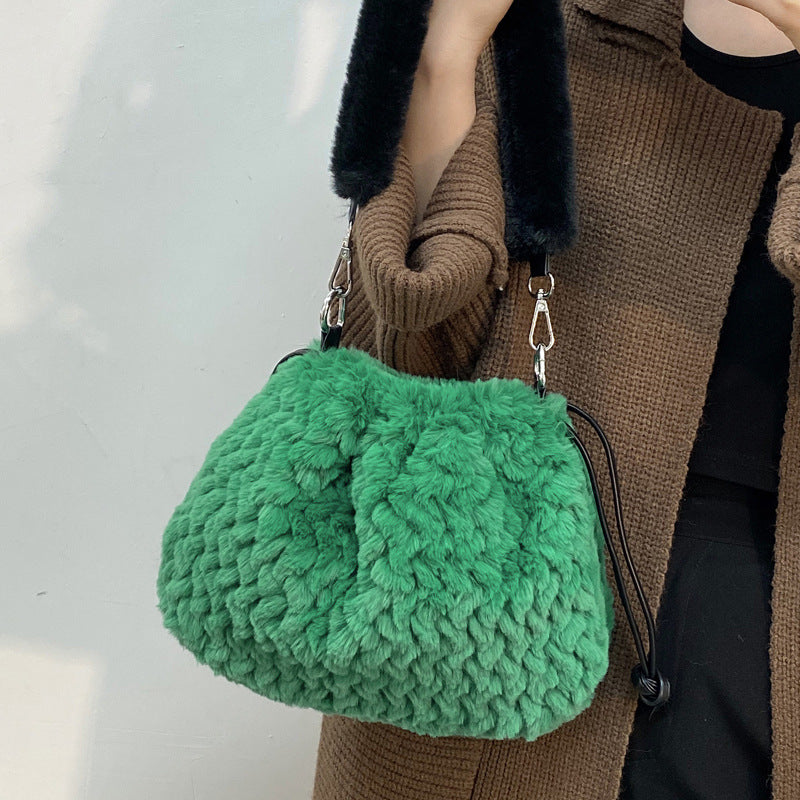 Fashionable Plush Cross Body Bag A Single Shoulder Bucket