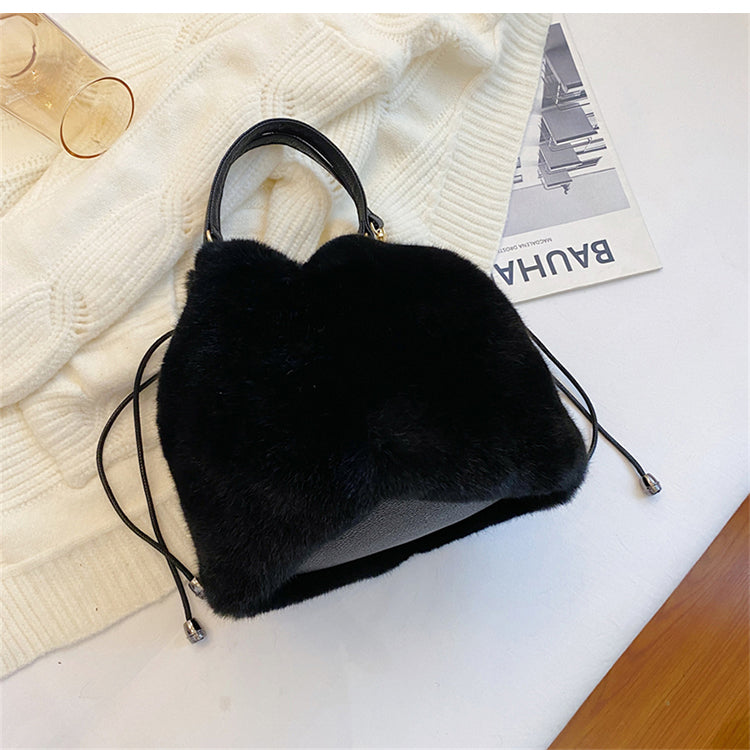 Design Messenger Bag Portable Plush Bucket Bag