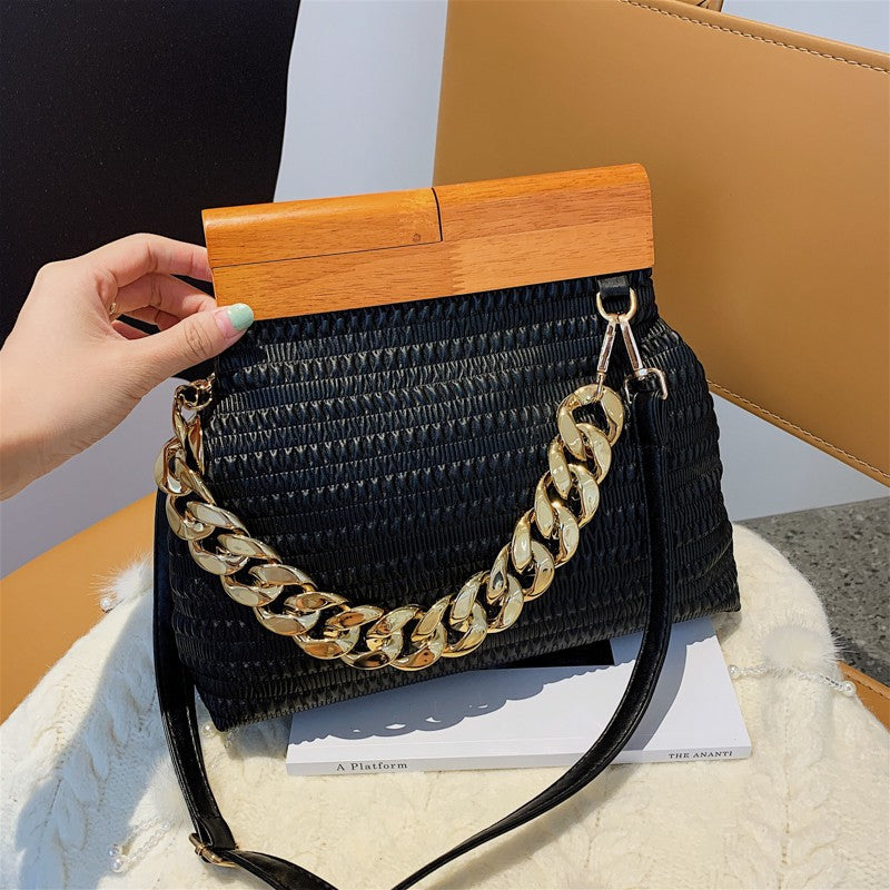 European And American Folds Portable Retro Chain Slung Fashion One-shoulder Handbag