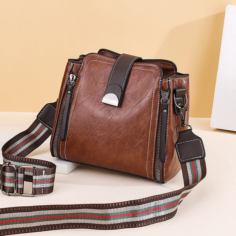 Retro Foreign Style One Shoulder Retro Lady Large Capacity Messenger Bag