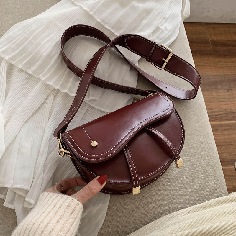 Retro single shoulder messenger female bag