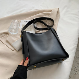 Retro Large-capacity Female Simple Textured Shoulder Bag