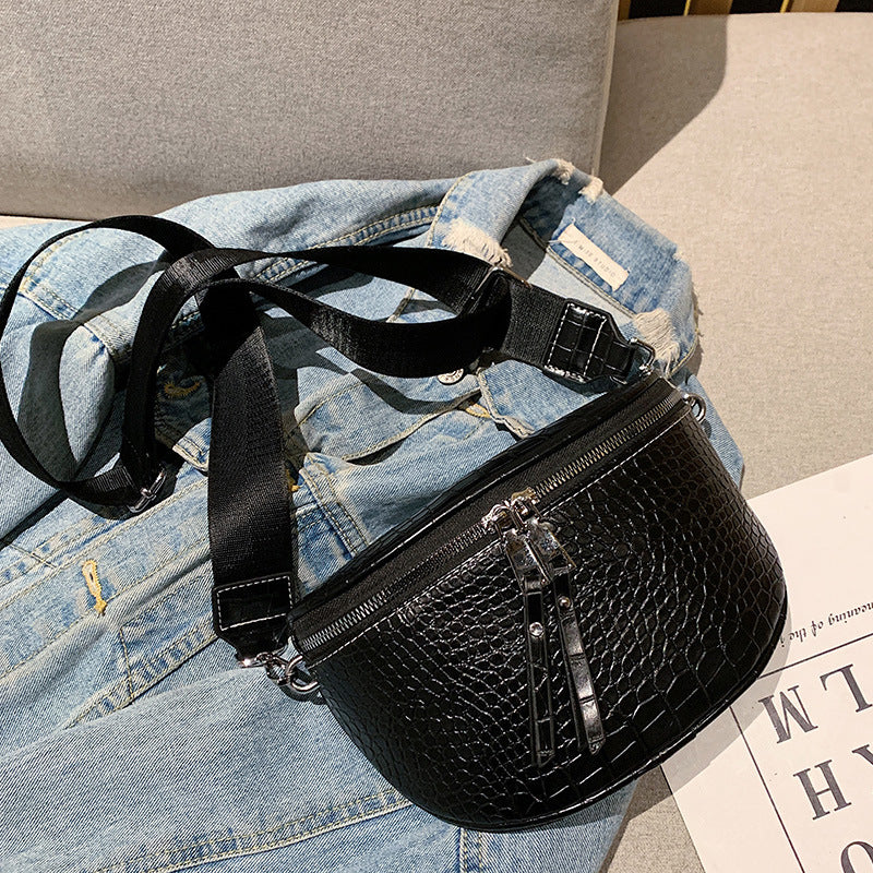 Rivet Soft Leather Fashion Saddle Bag Crossbody Belt